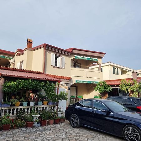 Apartmani Marija Колан Екстер'єр фото