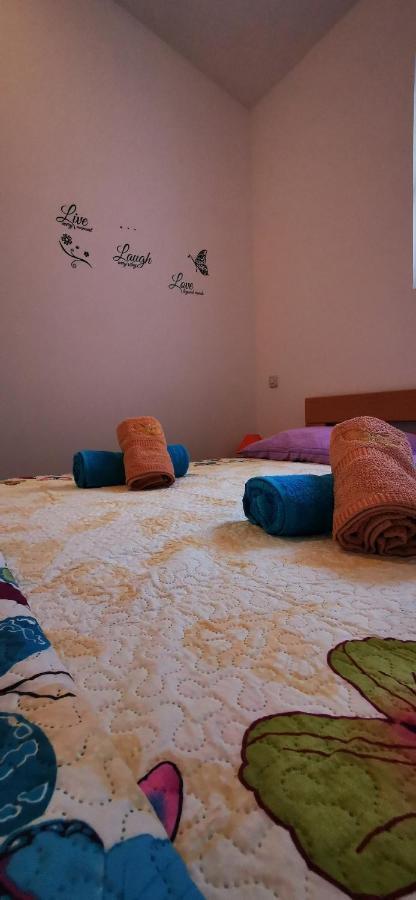 Apartmani Marija Колан Екстер'єр фото