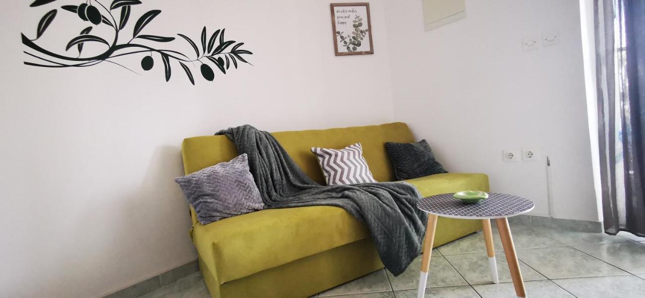 Apartmani Marija Колан Екстер'єр фото
