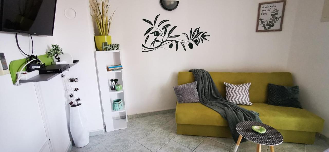 Apartmani Marija Колан Екстер'єр фото