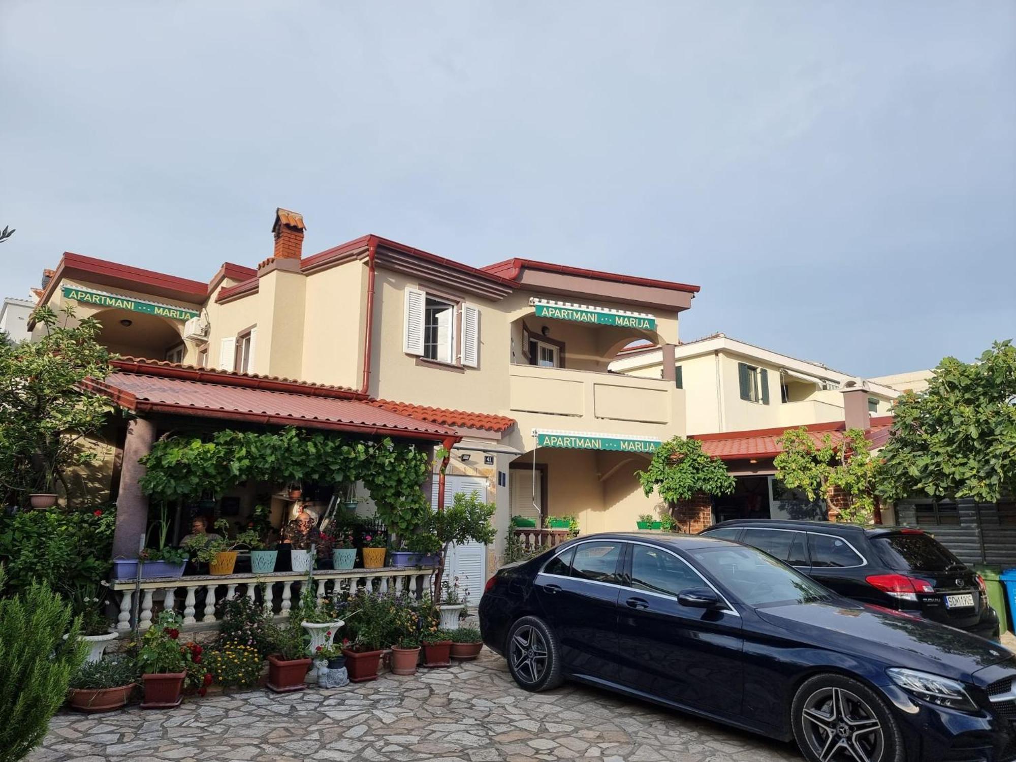 Apartmani Marija Колан Екстер'єр фото